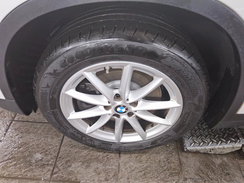 BMW X1 sDrive20d automatik Advantage • Full LED — 10