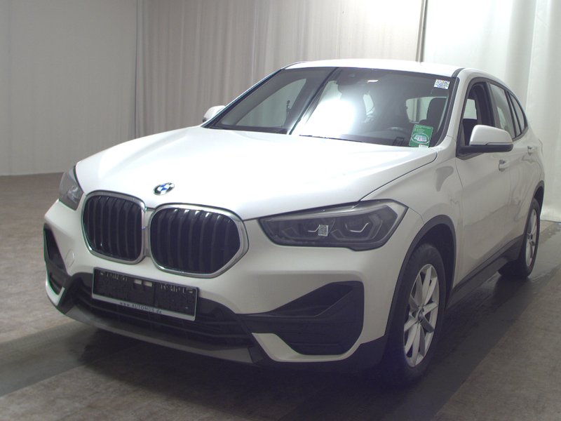 BMW X1 sDrive20d automatik Advantage • Full LED — 2