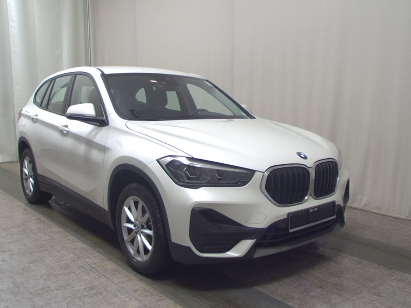 BMW X1 sDrive20d automatik Advantage • Full LED — 3