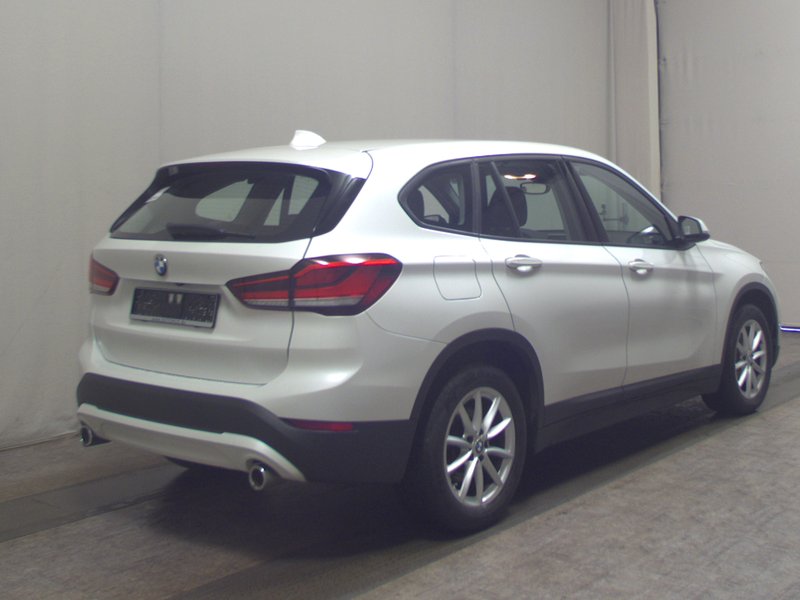 BMW X1 sDrive20d automatik Advantage • Full LED — 4