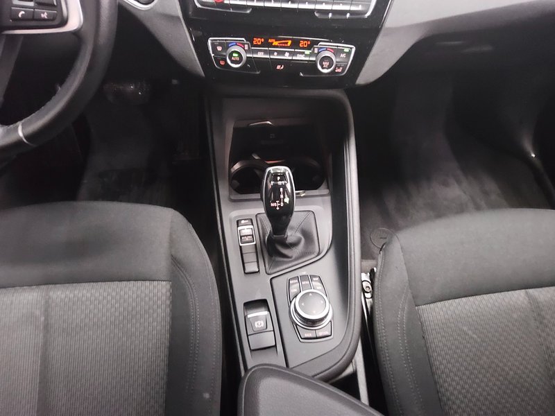 BMW X1 sDrive20d automatik Advantage • Full LED — 6