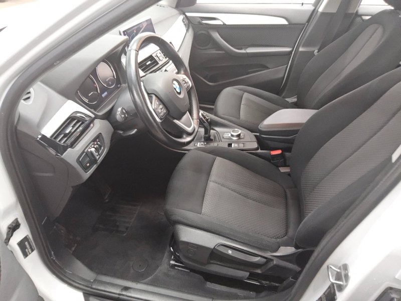BMW X1 sDrive20d automatik Advantage • Full LED — 8