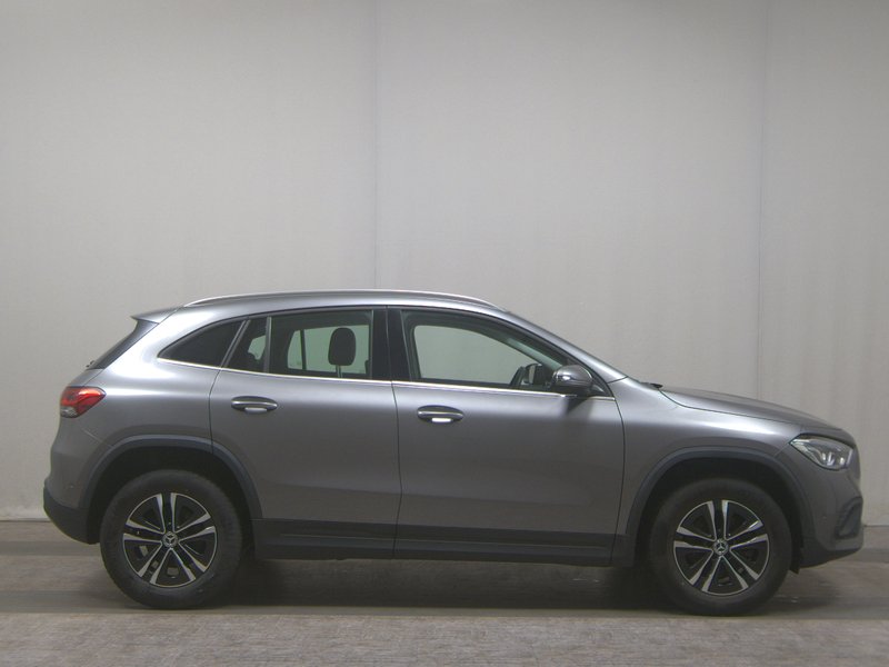 Mercedes-Benz GLA 180 d automatik Style • koža • Full LED
