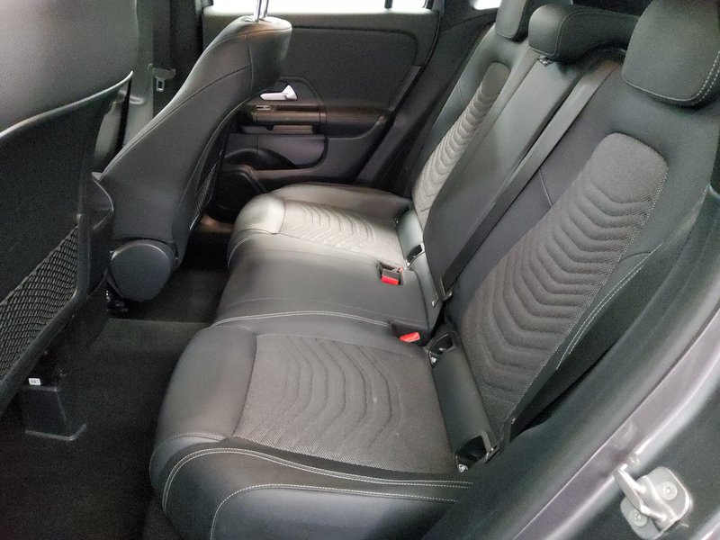 Mercedes-Benz GLA 180 d automatik Style • koža • Full LED — 13