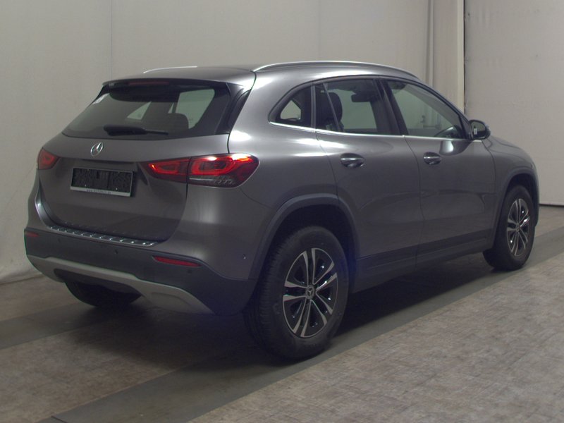 Mercedes-Benz GLA 180 d automatik Style • koža • Full LED — 4