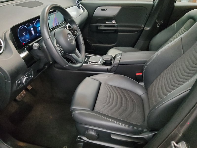 Mercedes-Benz GLA 180 d automatik Style • koža • Full LED — 9