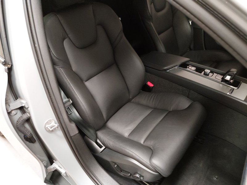 Volvo V60 Plus AWD automatik • Full LED • ACC — 10
