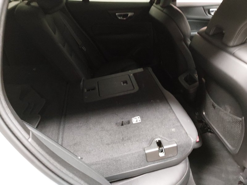 Volvo V60 Plus AWD automatik • Full LED • ACC — 11