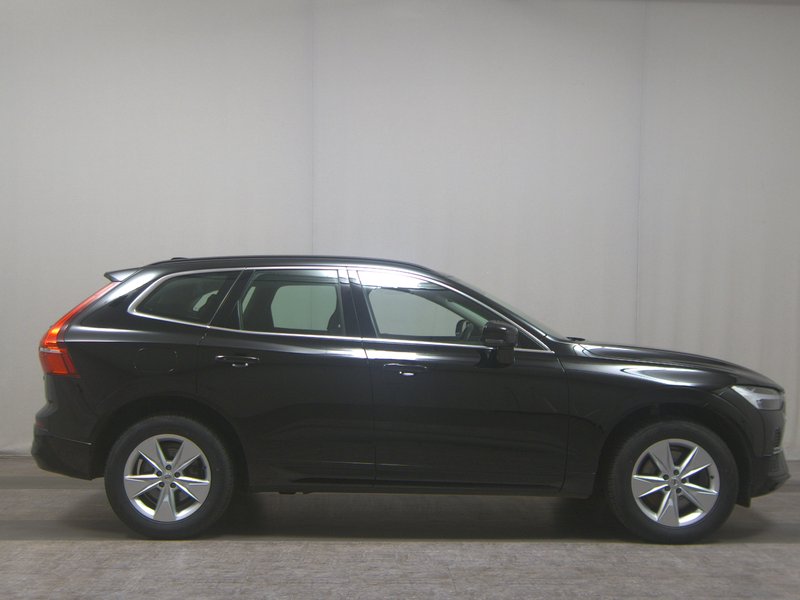 Volvo XC60 B4 D AWD automatik Core • električna vrata • Full LED