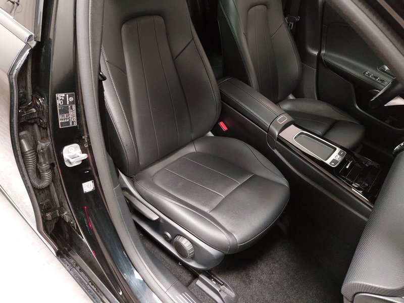 Mercedes-Benz A 250 e automatik Progressive • Full LED • digitalni instrumenti — 10
