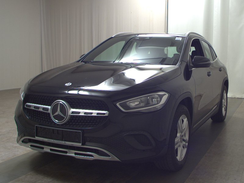 Mercedes-Benz GLA 220 d 4MATIC automatik Progressive • ACC • kuka — 2