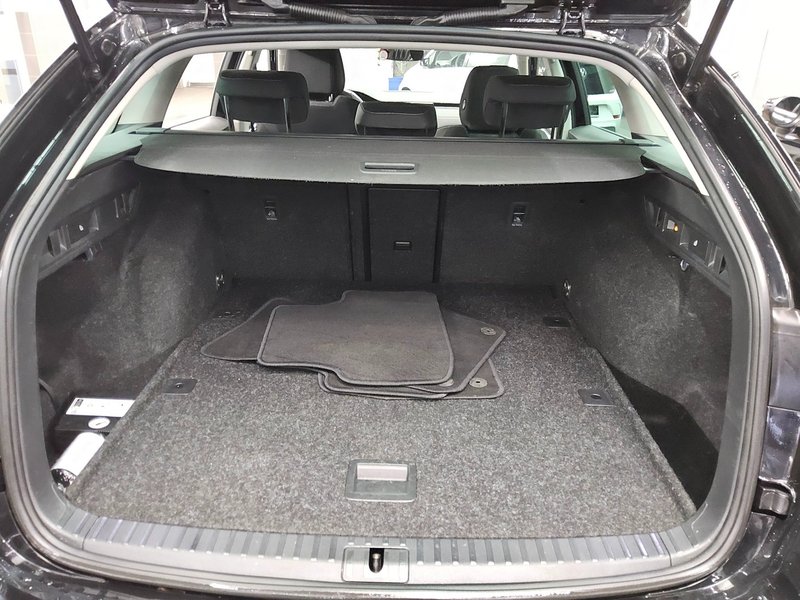 Škoda Octavia Kombi 1.5 TSI automatik Style • ACC • AHK — 12