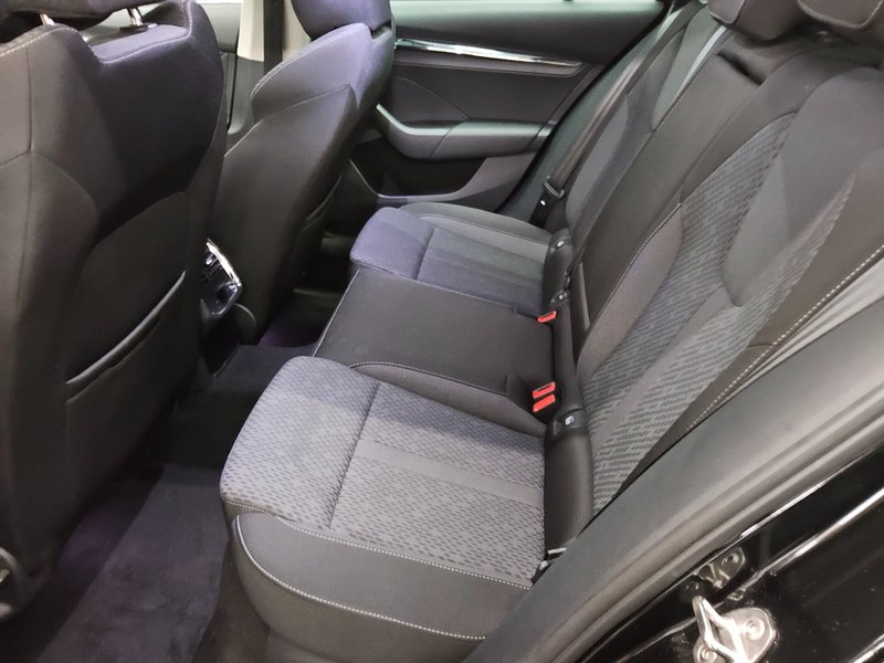 Škoda Octavia Kombi 1.5 TSI automatik Style • ACC • AHK — 13