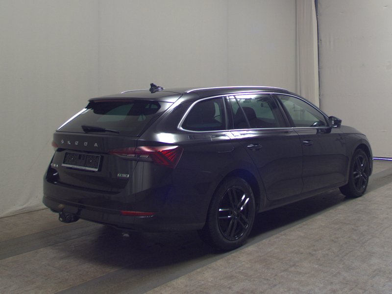 Škoda Octavia Kombi 1.5 TSI automatik Style • ACC • AHK — 4