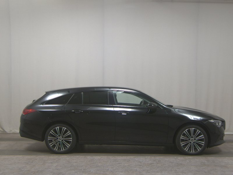 Mercedes-Benz CLA 220 d 4MATIC Shooting Brake automatik • Webasto • AHK