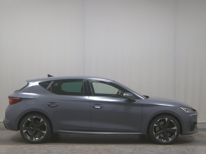 CUPRA Leon 2.0 TSI automatik • ACC • LED