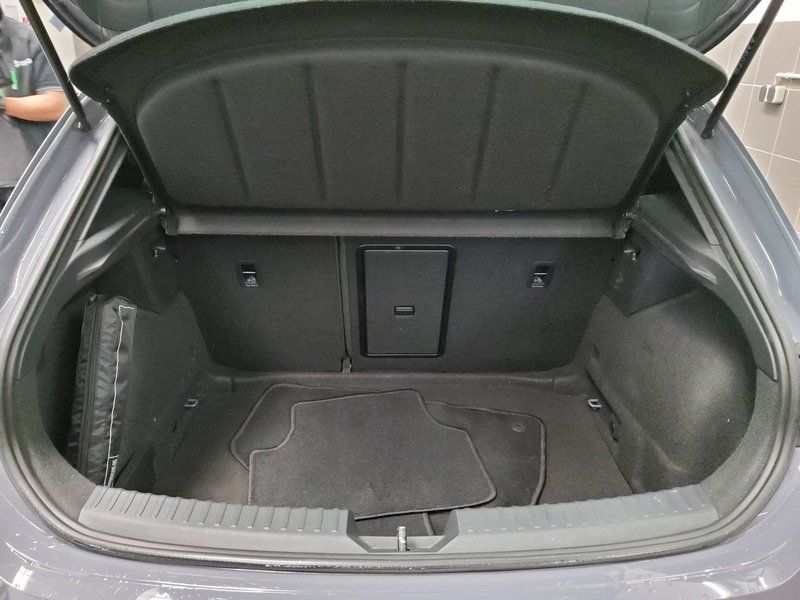 CUPRA Leon 2.0 TSI automatik • ACC • LED — 12
