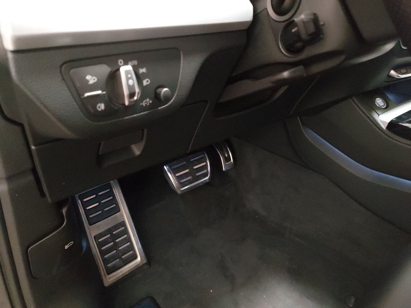 Audi Q5 50 TDI quattro automatik advanced • 360° kamera • el. peta vrata — 7