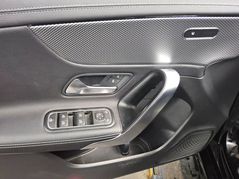 Mercedes-Benz CLA 200 d Shooting Brake automatik Progressive • LED — 10