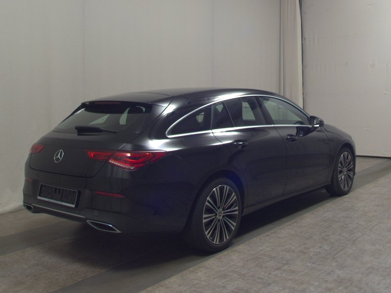 Mercedes-Benz CLA 200 d Shooting Brake automatik Progressive • LED — 4