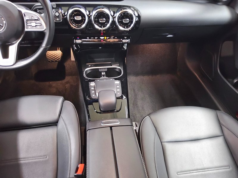 Mercedes-Benz CLA 200 d Shooting Brake automatik Progressive • LED — 6