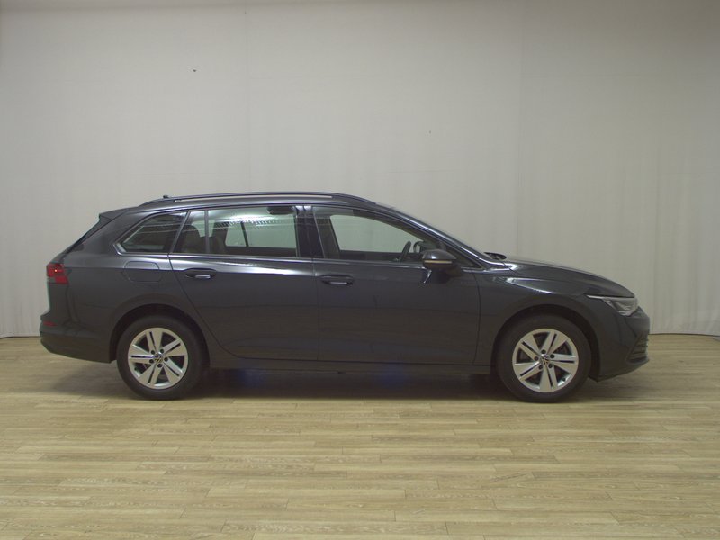 Volkswagen Golf 8 Variant 2.0 TDI automatik Life • ACC • bežično punjenje