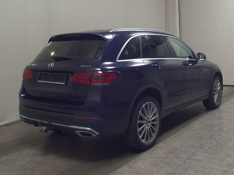 Mercedes-Benz GLC 300 de 4MATIC automatik AMG-Line • električna peta vrata — 4