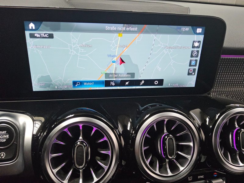 Mercedes-Benz GLB 220 d automatik Progressive • LED • digitalni instrumenti — 7