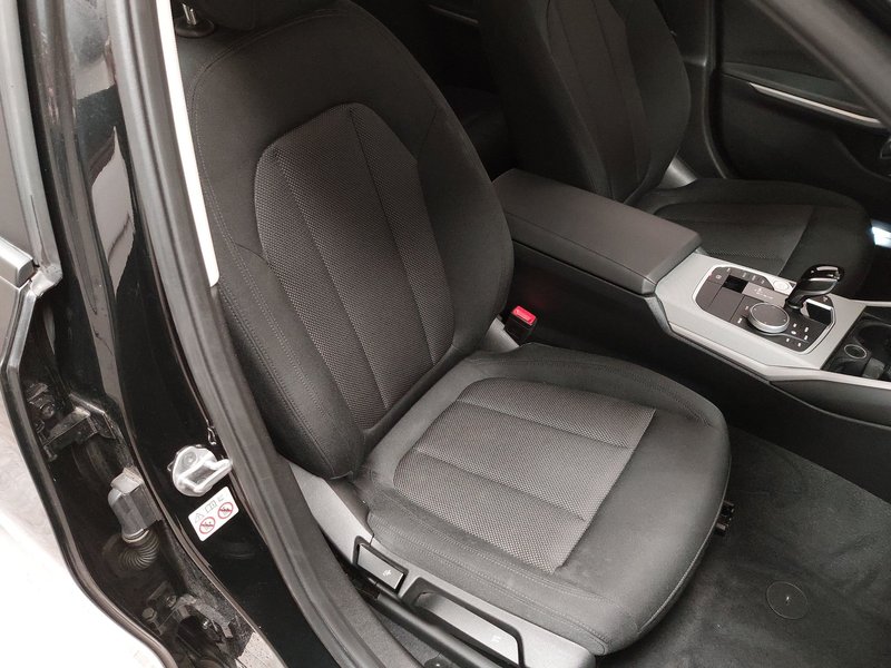 BMW 320d Touring xDrive automatik Advantage • LED • AHK — 10