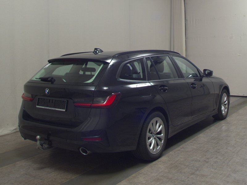 BMW 320d Touring xDrive automatik Advantage • LED • AHK — 4