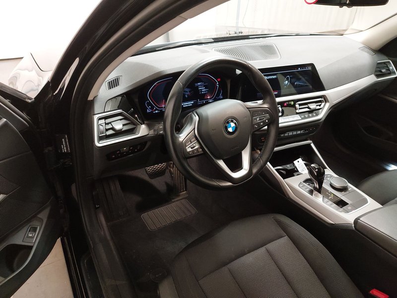 BMW 320d Touring xDrive automatik Advantage • LED • AHK — 6