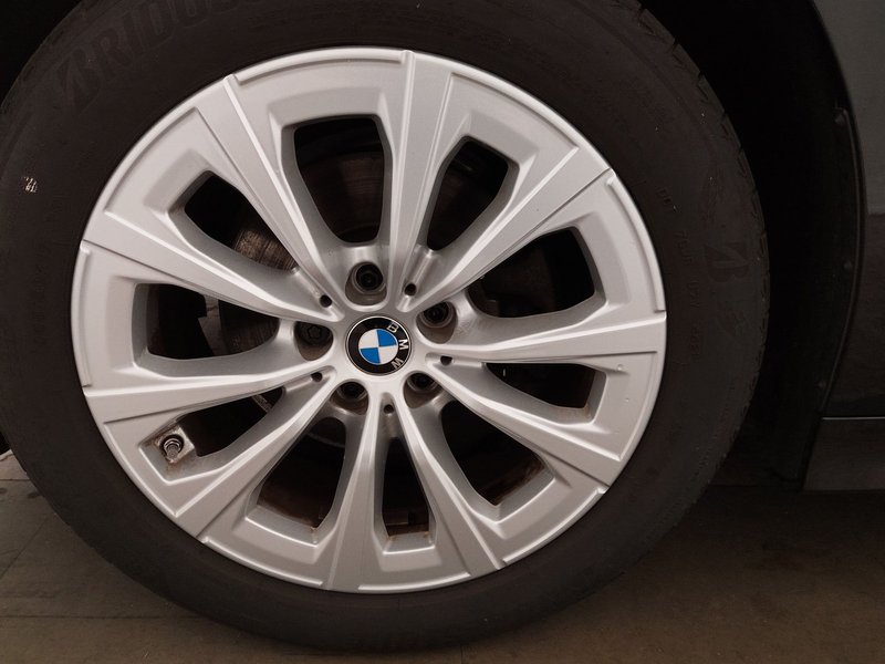 BMW 320d Touring xDrive automatik Advantage • LED • AHK — 8