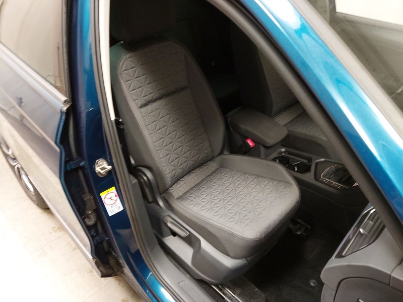 Volkswagen Tiguan 2.0 TDI Life automatik • ACC • bežično punjenje — 10