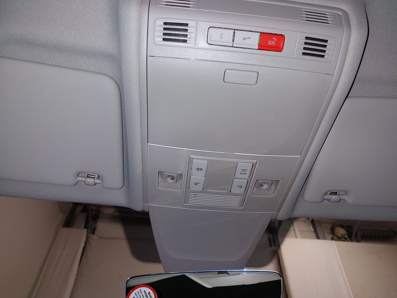 Volkswagen Tiguan 2.0 TDI Life automatik • ACC • bežično punjenje — 13