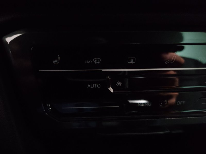 Volkswagen Tiguan 2.0 TDI Life automatik • ACC • bežično punjenje — 16