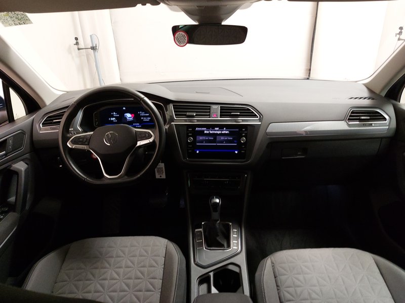 Volkswagen Tiguan 2.0 TDI Life automatik • ACC • bežično punjenje — 18