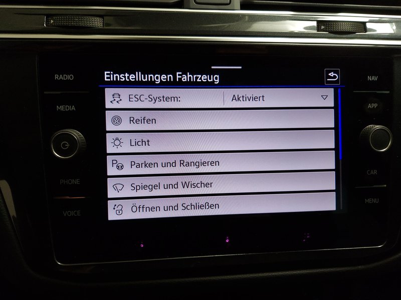 Volkswagen Tiguan 2.0 TDI Life automatik • ACC • bežično punjenje — 21