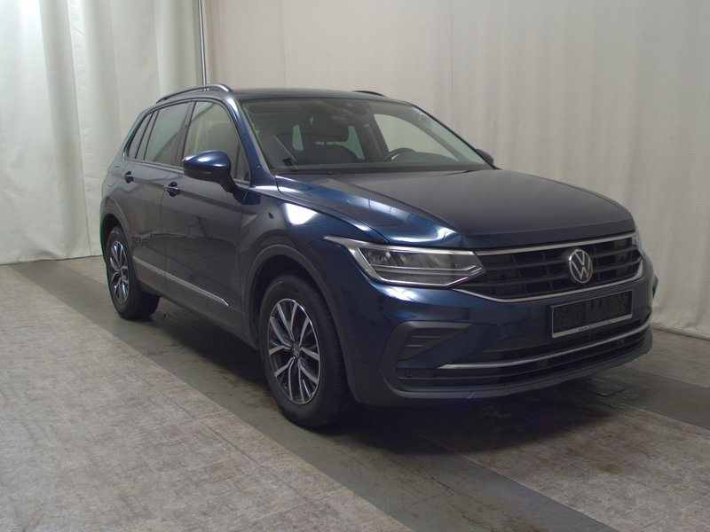 Volkswagen Tiguan 2.0 TDI Life automatik • ACC • bežično punjenje — 3