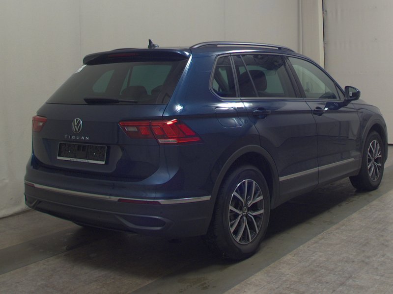 Volkswagen Tiguan 2.0 TDI Life automatik • ACC • bežično punjenje — 4