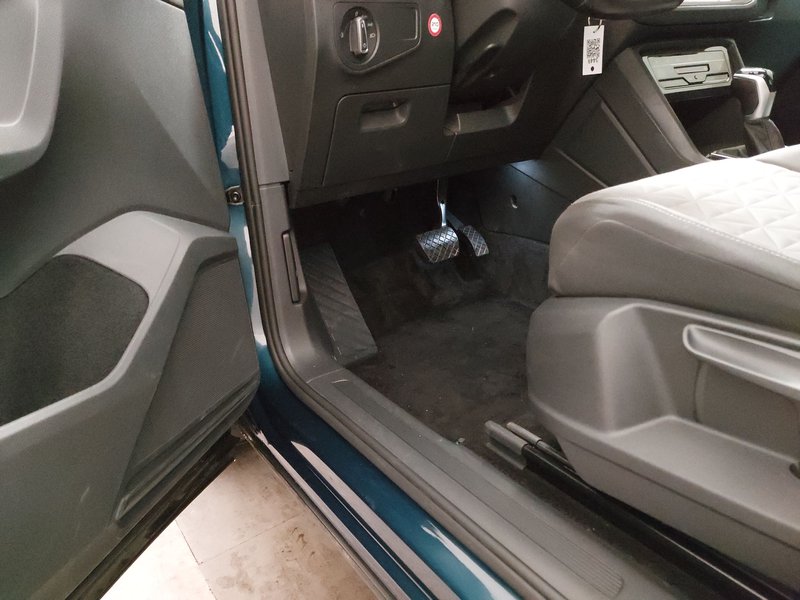 Volkswagen Tiguan 2.0 TDI Life automatik • ACC • bežično punjenje — 7