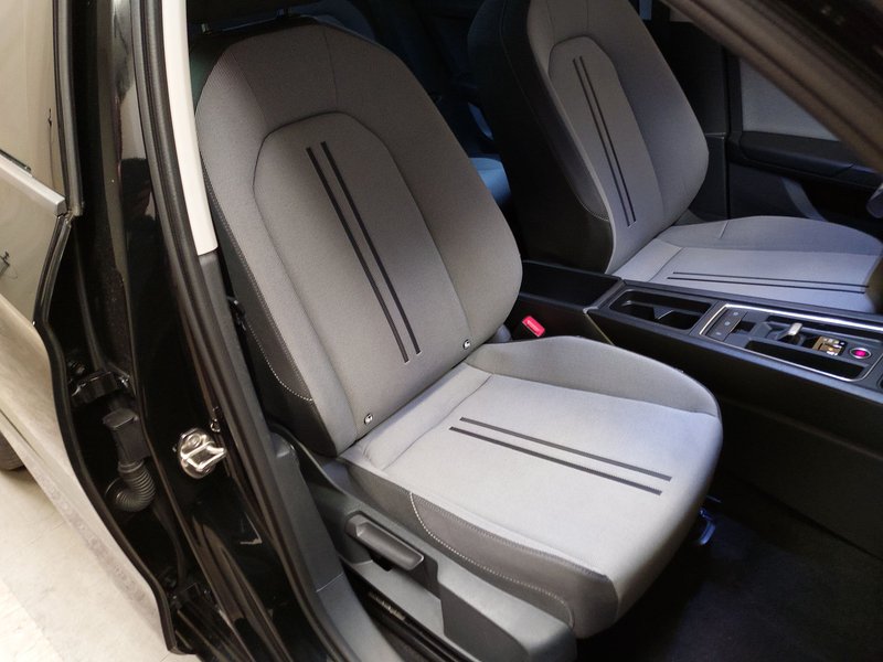 SEAT Leon 2.0 TDI automatik Style • Full LED • digitalni instrumenti — 10