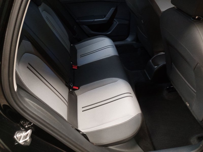 SEAT Leon 2.0 TDI automatik Style • Full LED • digitalni instrumenti — 12