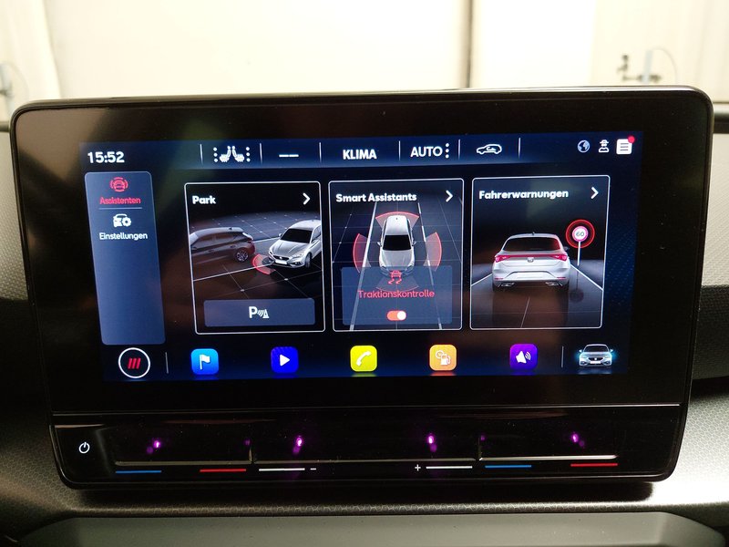SEAT Leon 2.0 TDI automatik Style • Full LED • digitalni instrumenti — 19