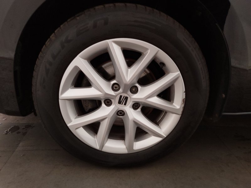 SEAT Leon 2.0 TDI automatik Style • Full LED • digitalni instrumenti — 8