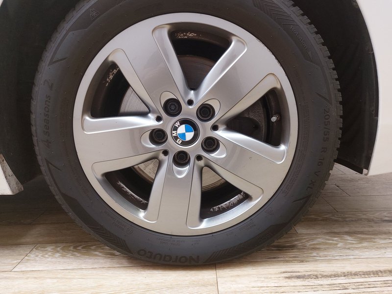 BMW 118i automatik Advantage • Full LED • digitalni instrumenti — 11