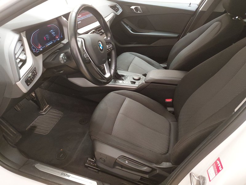BMW 118i automatik Advantage • Full LED • digitalni instrumenti — 6