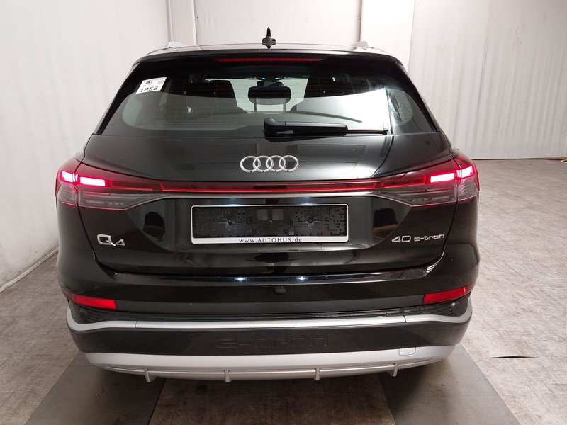 Audi Q4 e-tron 40 S line • ACC • LED — 14