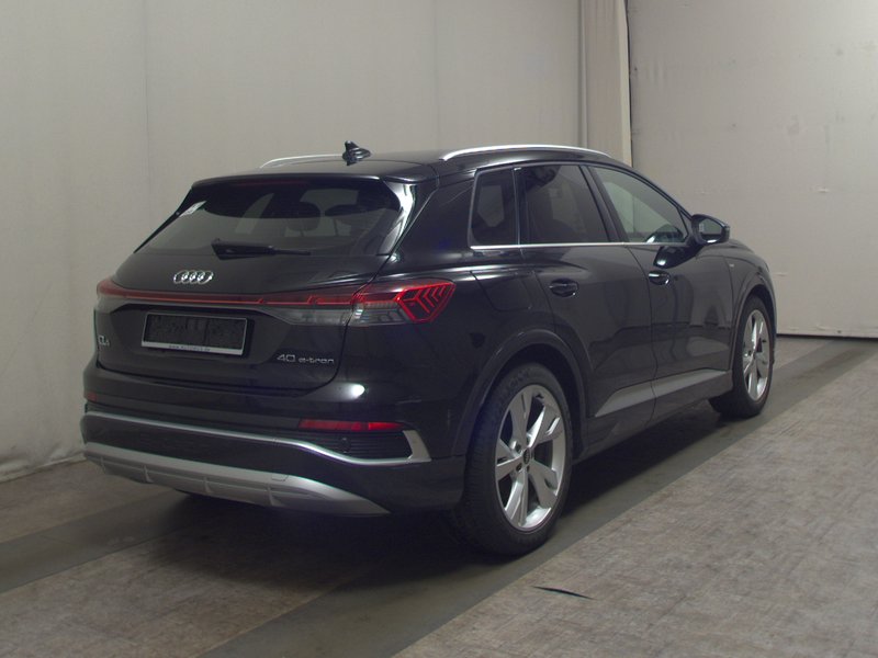 Audi Q4 e-tron 40 S line • ACC • LED — 4