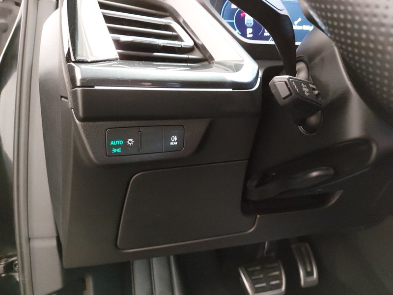 Audi Q4 e-tron 40 S line • ACC • LED — 7