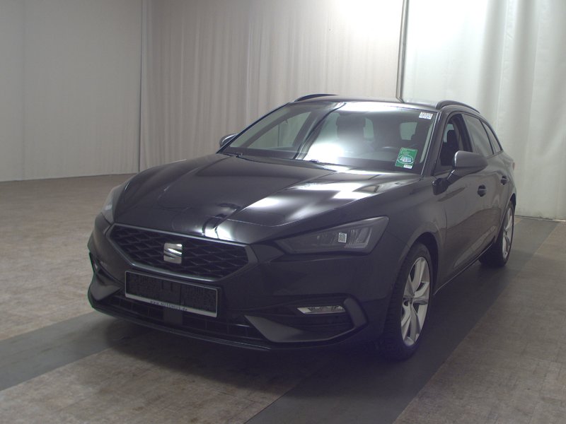 SEAT Leon Sportstourer 2.0 TDI automatik FR • Full LED • digitalni instrumenti — 2